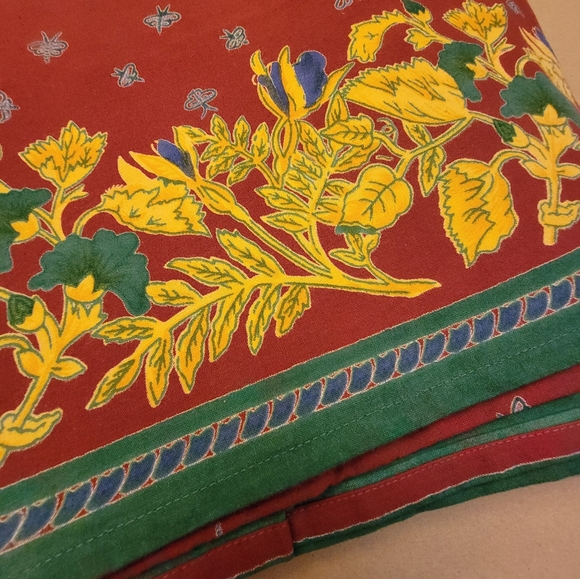 NWOP Williams-Sonoma Provence Tablecloth 70" x 108" - Picture 2 of 4